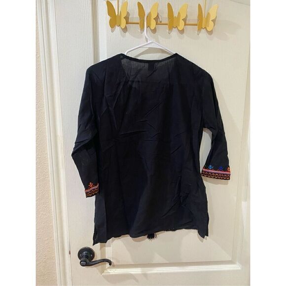 RAJ Embroidered Floral Blouse - Picture 4 of 4